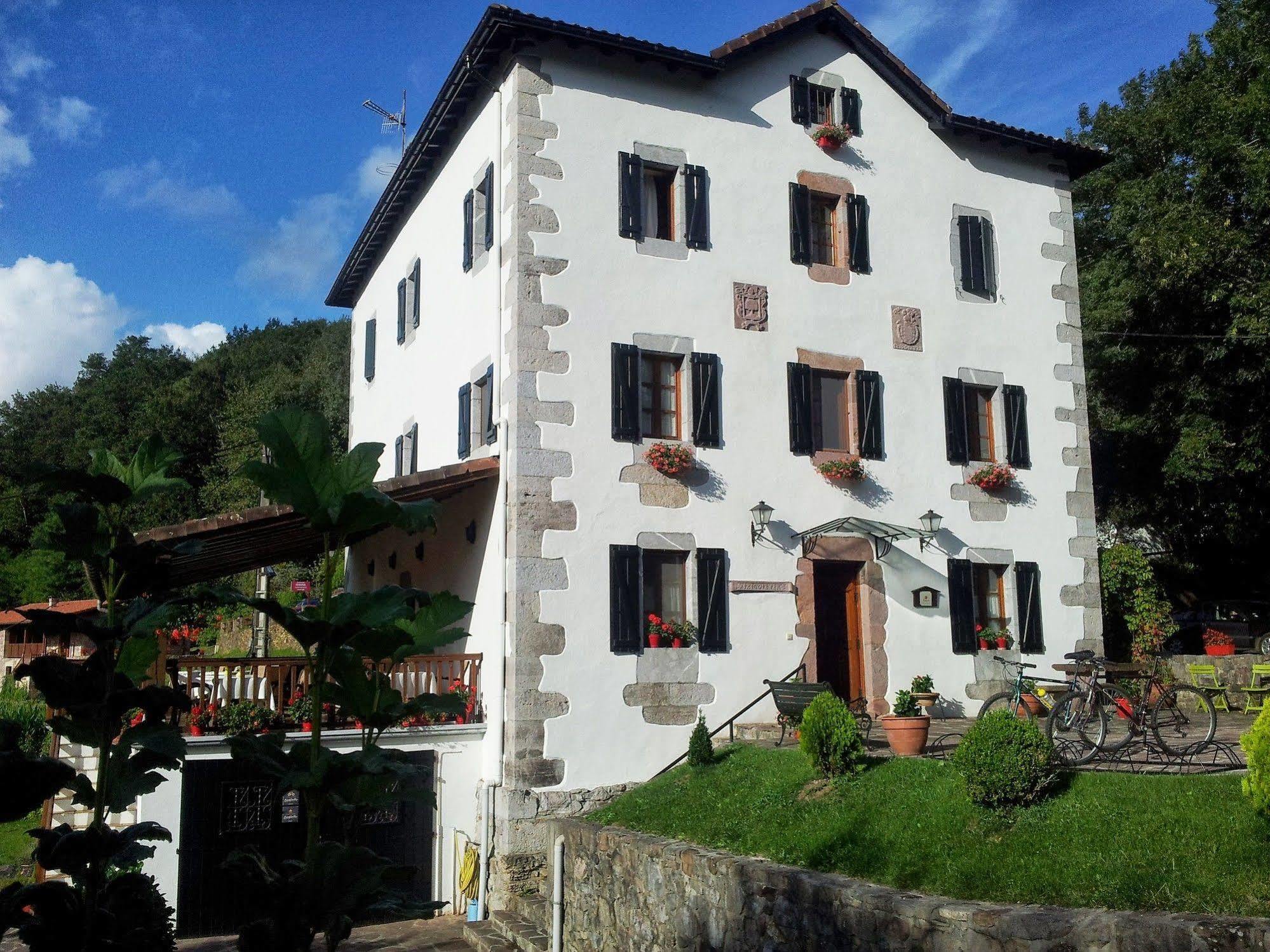 Hotel Rural Irigoienea Urdax Ngoại thất bức ảnh
